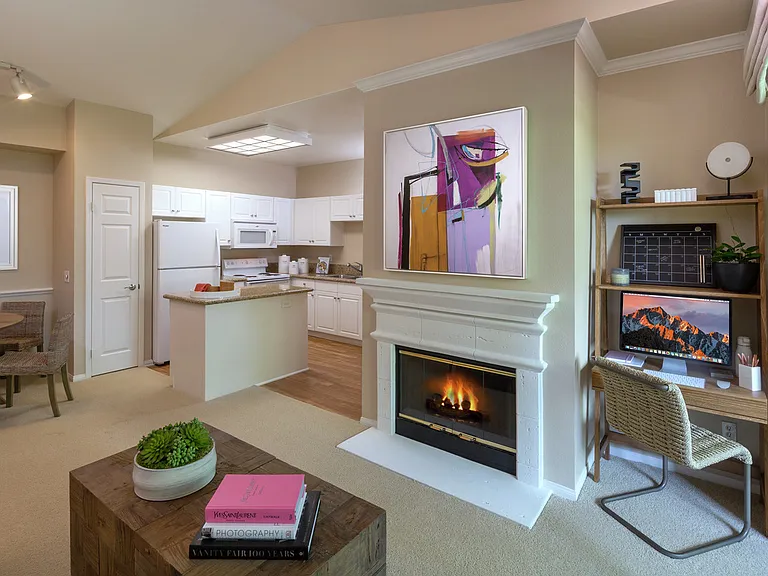 Monte Vista Apartment Homes — Photo 9