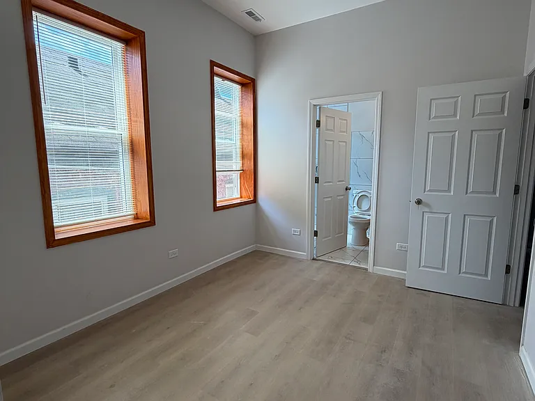 3019 S Union Ave #2 — Photo 3