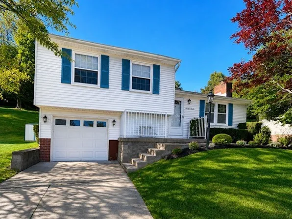 121 Glengarry Dr, Coraopolis, PA 15108
