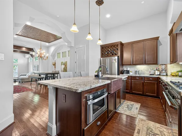 1821 W 24th St, Houston, TX 77008