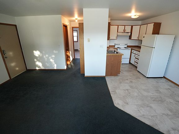 3rd image of 102 N Pine St #D