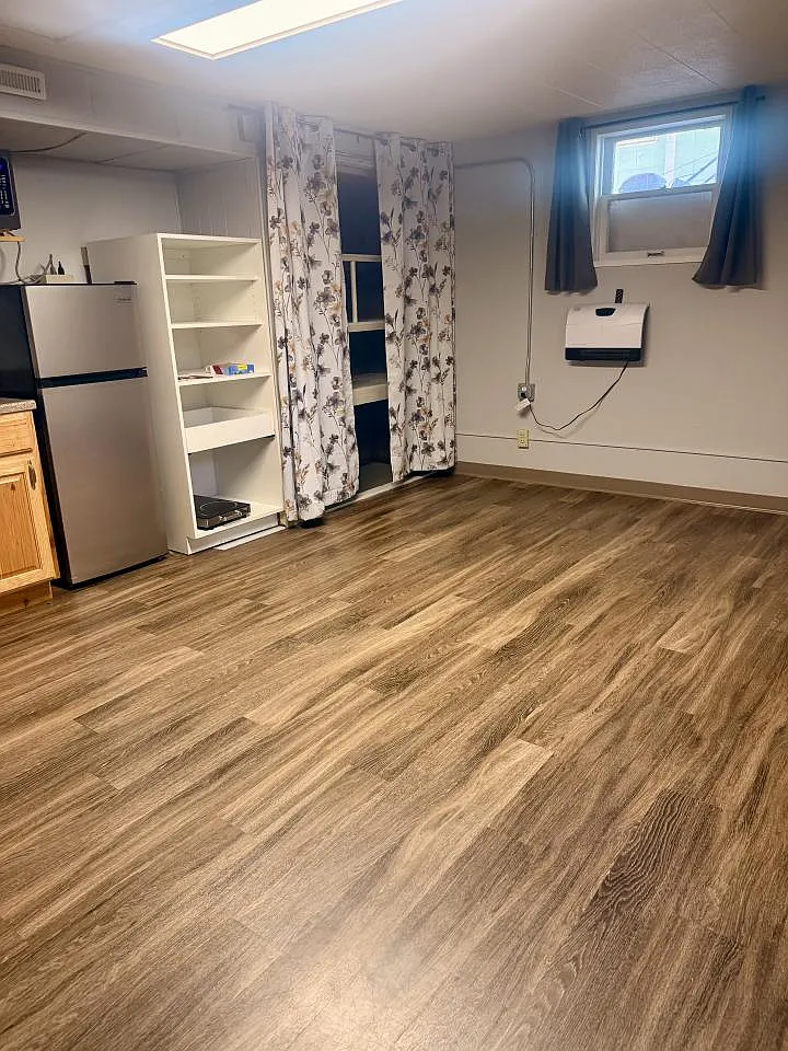 Studio, 1.0 bath, 225 sqft, $725 — Photo 3