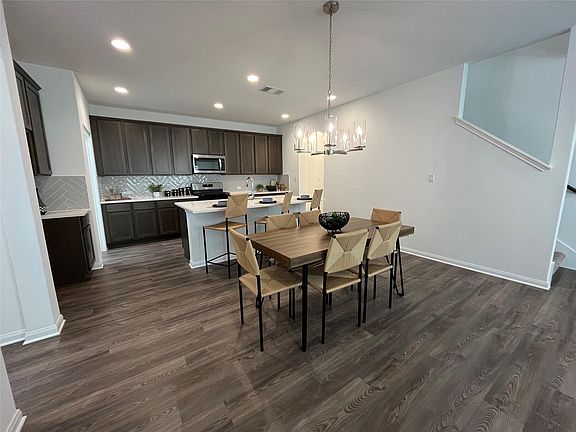 4th image of 5319 Bruno St