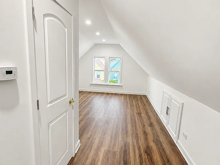 2940 N Allen Ave — Photo 9
