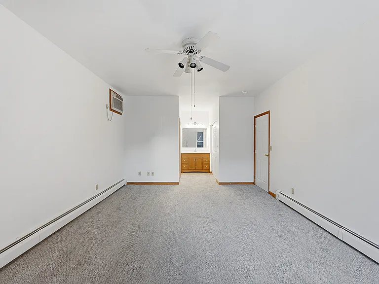 944 Summit Ave #1 — Photo 7