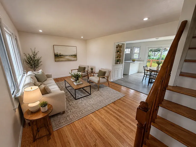 585 Mountainview Dr — Photo 4