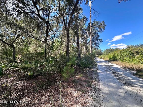 5th image of 126 BROWNS HAMMOCK Road