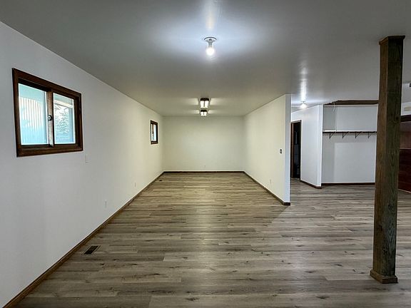 4th image of 694 N Elm St