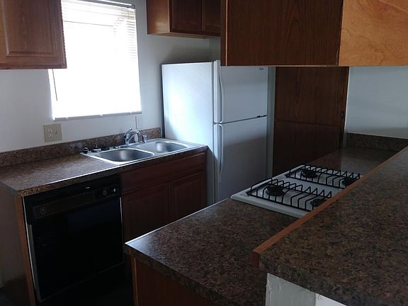 4th image of 13548 Caliente Dr APT C