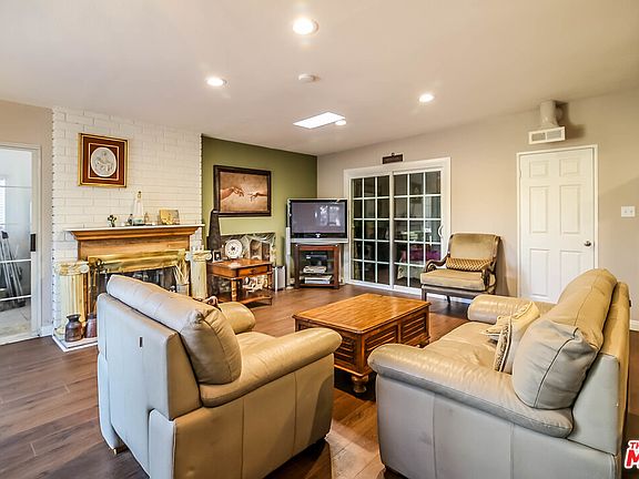 5th image of 517 W Maplewood Ave
