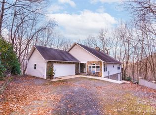 194 Ridgeview Dr, Whittier, NC 28789