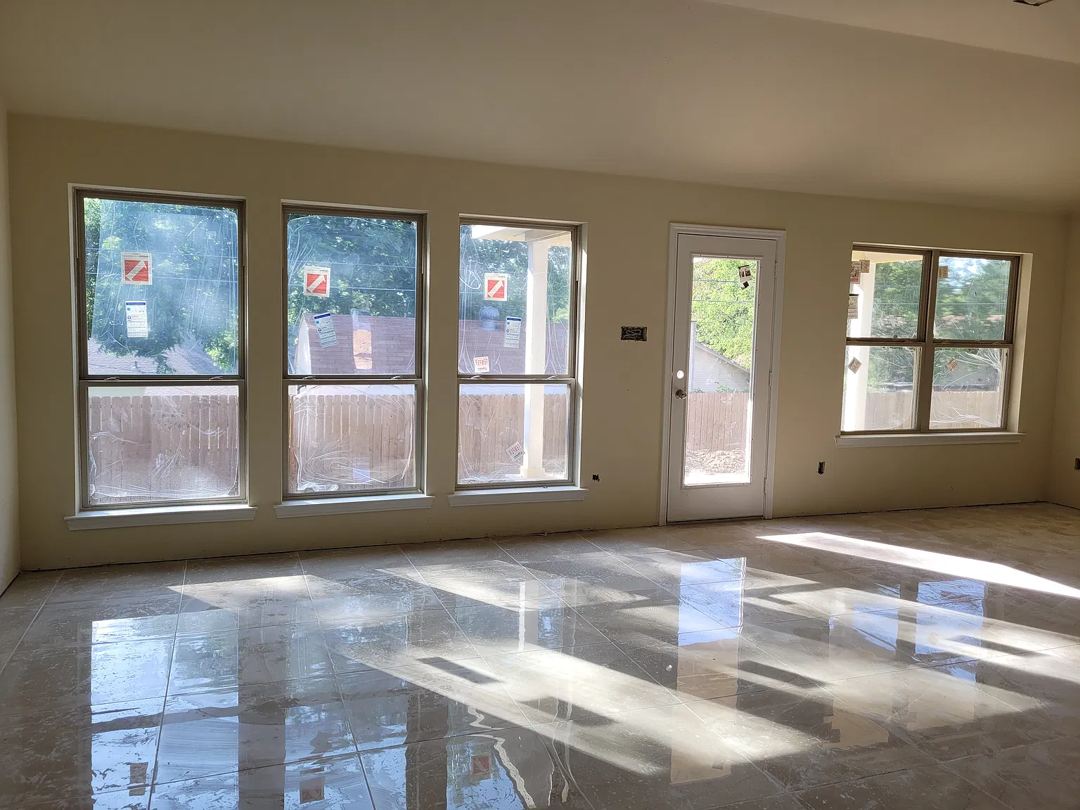4 bed, 2200 sqft, $2,700 — Photo 4