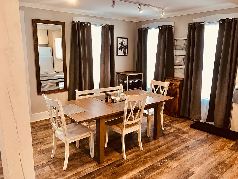 Dining Room Pic 1
