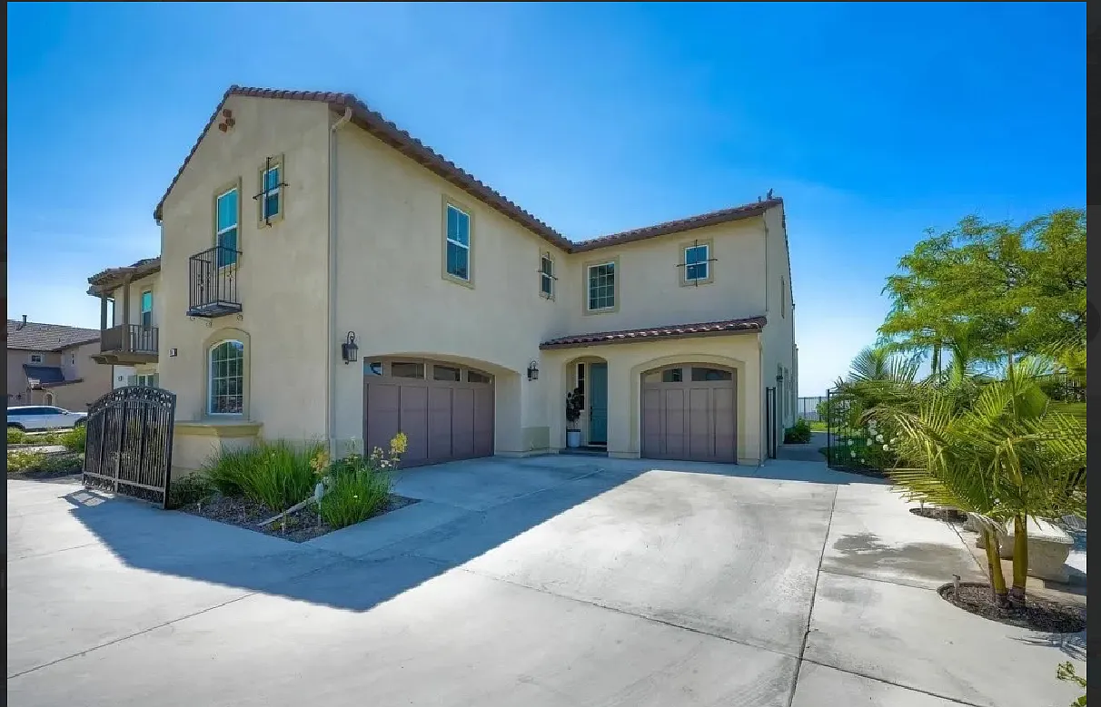 218 Newport Pier Way — Photo 2