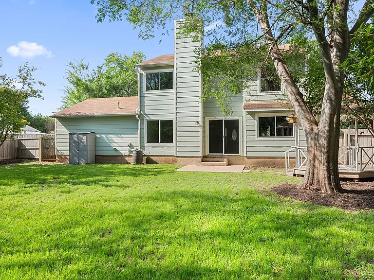 11811 Carshalton Dr — Photo 34