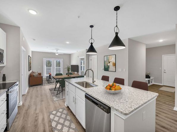 2250 Hard Scrabble Rd #825