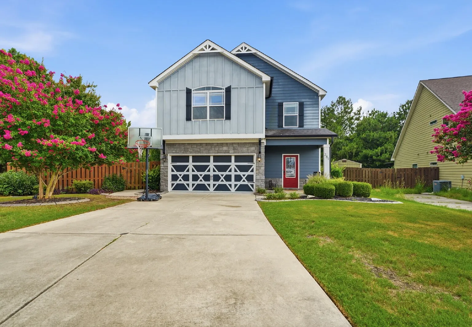 3 bed, 3.0 bath, 1926 sqft, $2,195 — Photo 1