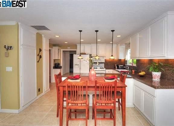 4th image of 7344 Brookdale Ct