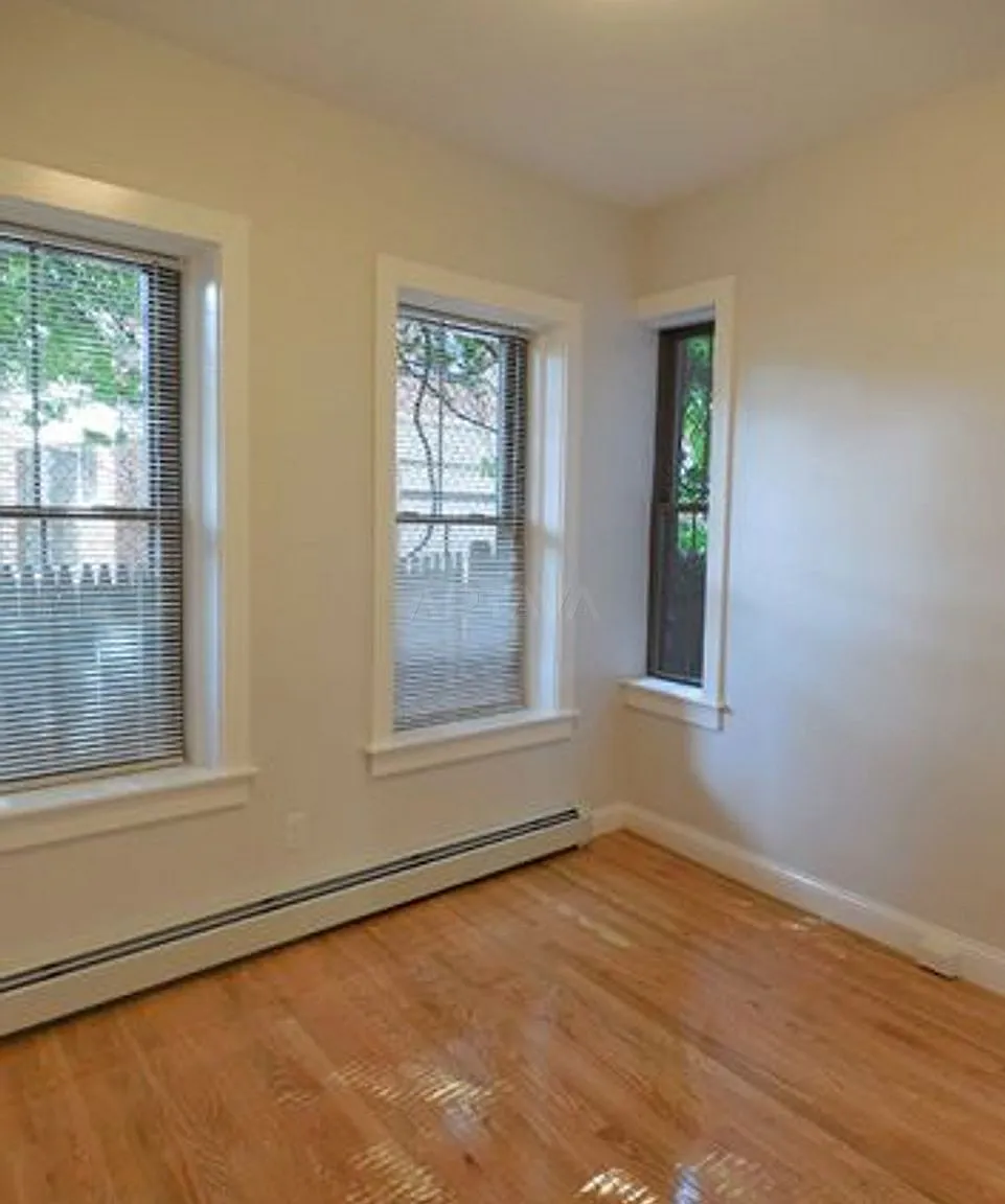 2 bed, $4,200 — Photo 2