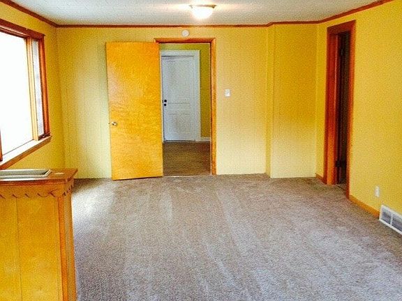 5th image of 60 Shepard Street # Lower And Up