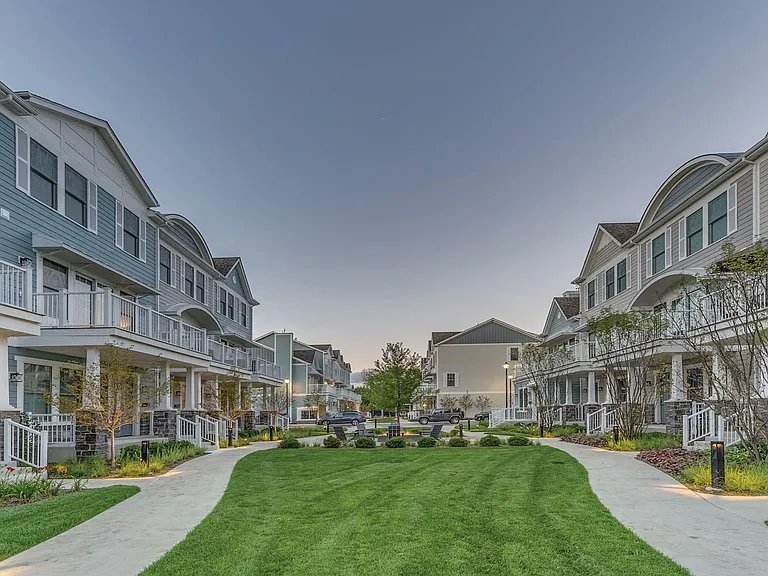 Eldridge Townhomes — Photo 44