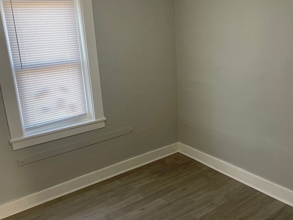 2nd image of 1724 Main St Floor 2