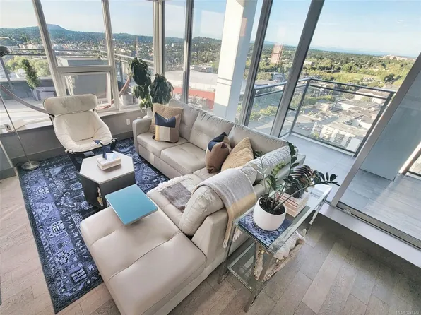 777 Herald St #2104, Victoria, BC V8T 0C7