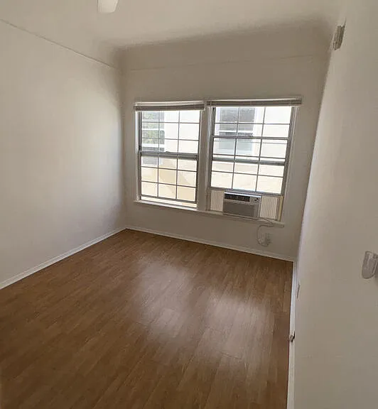 639 S Cochran Ave #201 — Photo 9
