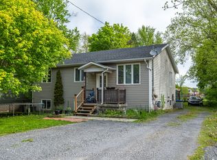 353 Charles St N, Gananoque, ON K7G 1V6