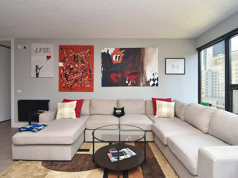 E Huron St — Photo 4