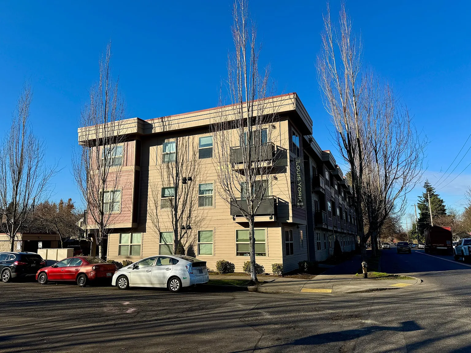 Louis York Apartments — Photo 3