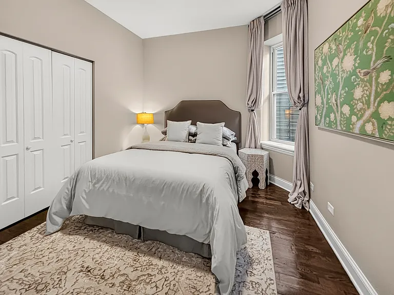 1357 N Rockwell St #1 — Photo 18