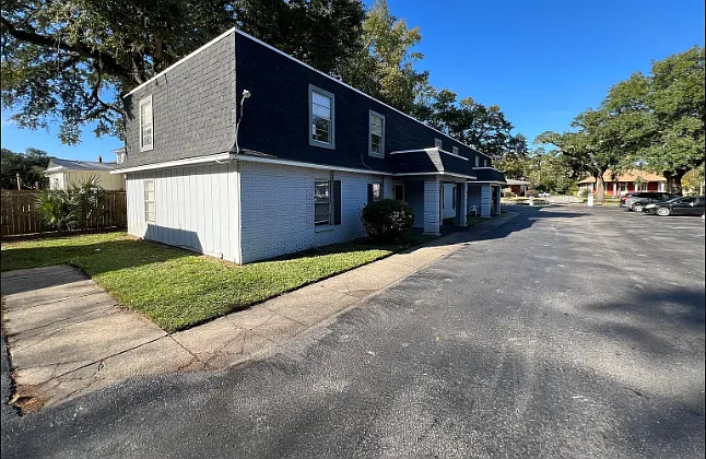 1353 Dauphin St #25