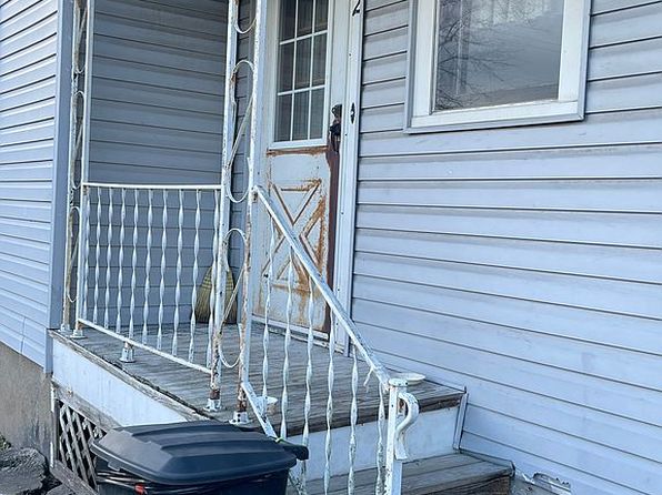 2 Lehigh Ave, Manchester, NY 14504