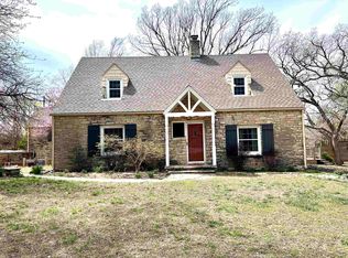 23 Crestwood Dr, Arkansas City, KS 67005