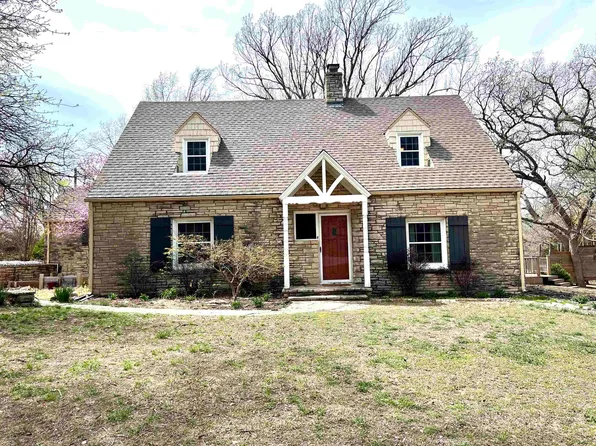 23 Crestwood Dr, Arkansas City, KS 67005