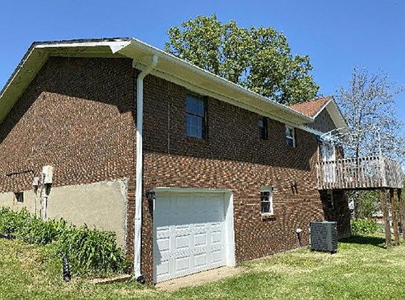 5th image of 523 Oak Dr