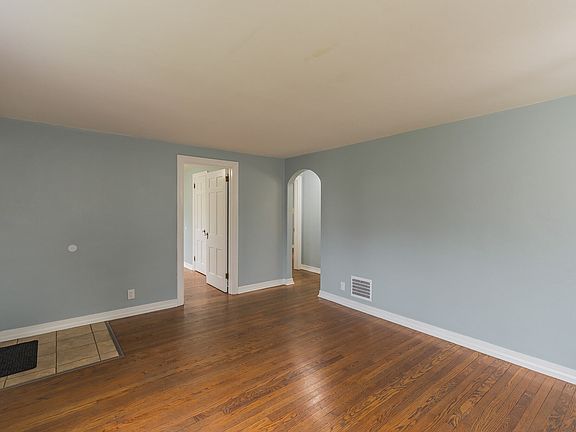 4th image of 714 W Atlantic Ave
