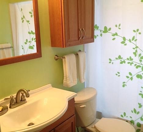 2nd image of 3015 Woodbine Pl
