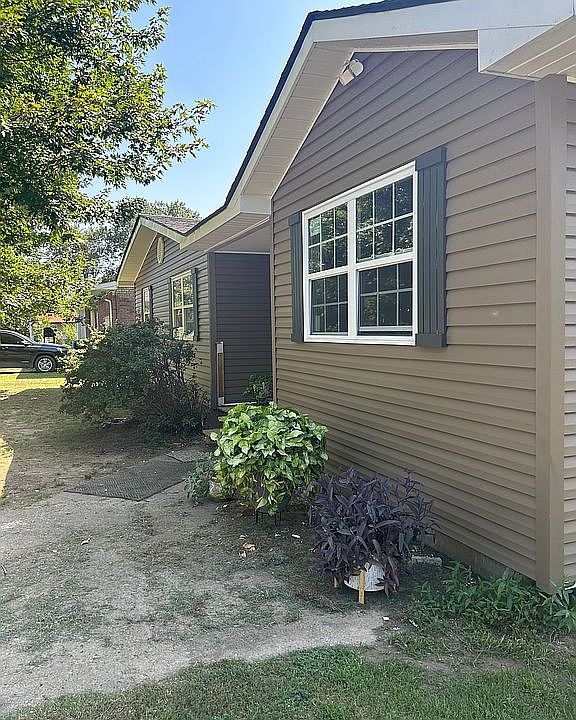 2nd image of 705 NW G St
