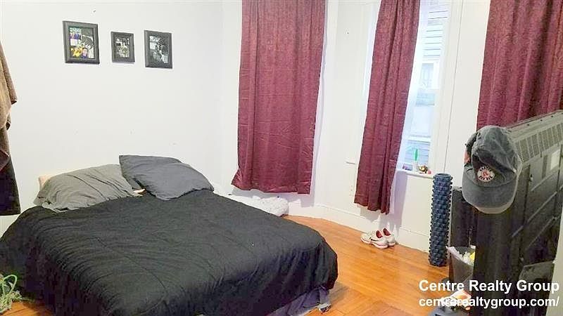 2nd image of 427 Medford St #U1