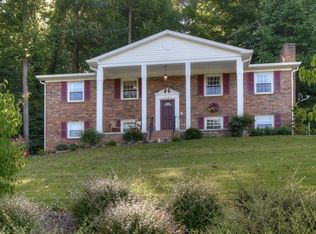 1137 Eastbrook Dr, Kingsport, TN 37663