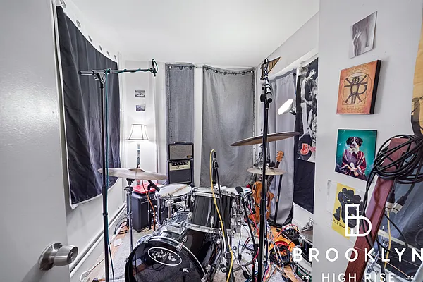 Rented by Brooklyn High Rise LLC | media 9