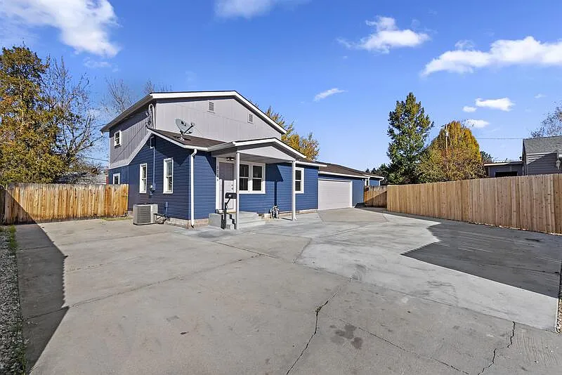 Building Photo - 3718 W Custer Dr