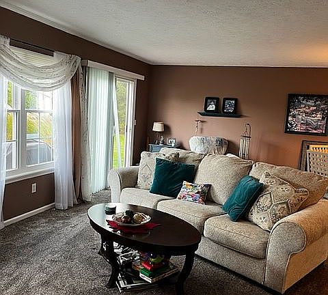3rd image of 10211 Brighton Cir