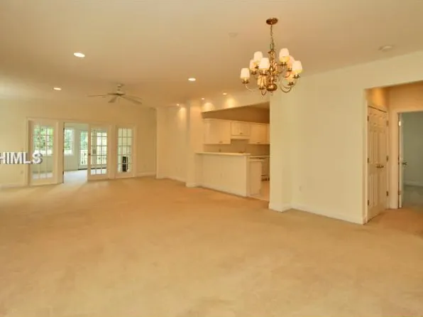 1 Gloucester Rd APT J1, Hilton Head Island, SC 29928