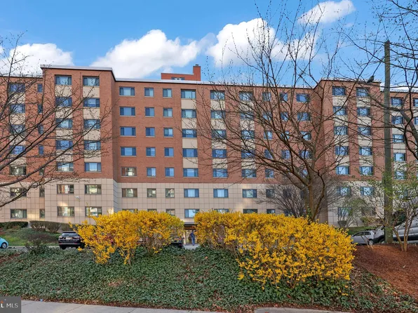 1200 S Arlington Ridge Rd APT 404, Arlington, VA 22202