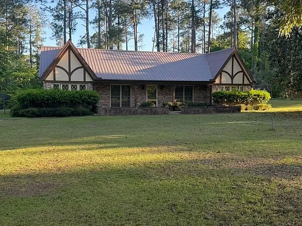 46 Redmond Rd, Lumpkin, GA 31815