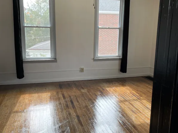 305 N 1st St, Jeannette, PA 15644