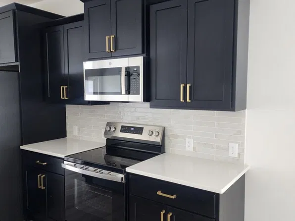 Hawarden 5-Unit (Parkview Dr Townhomes)